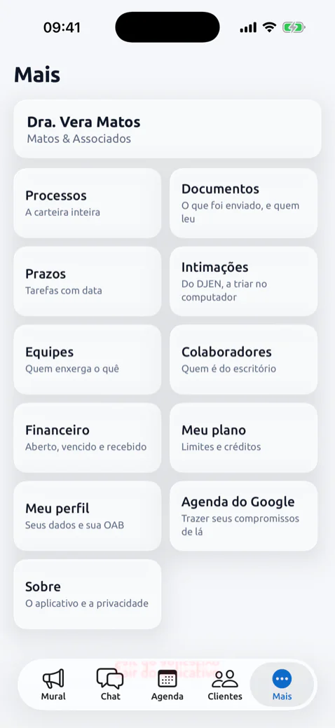 A tela Mais do aplicativo do escritório, com processos, documentos, prazos, intimações, equipes, colaboradores, financeiro e agenda do Google.